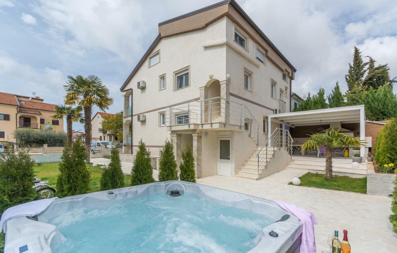 Villa Stephany โปเรช ภายนอก รูปภาพ